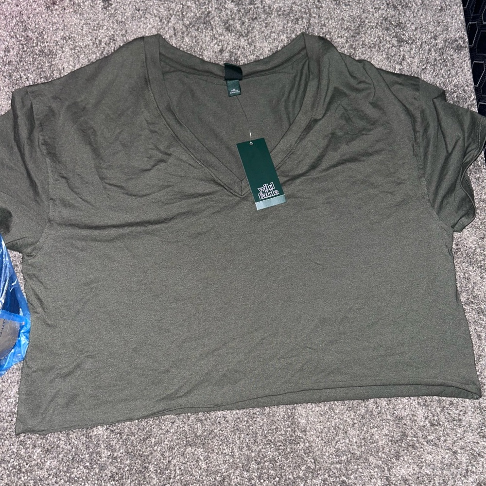 Green v neck crop top
